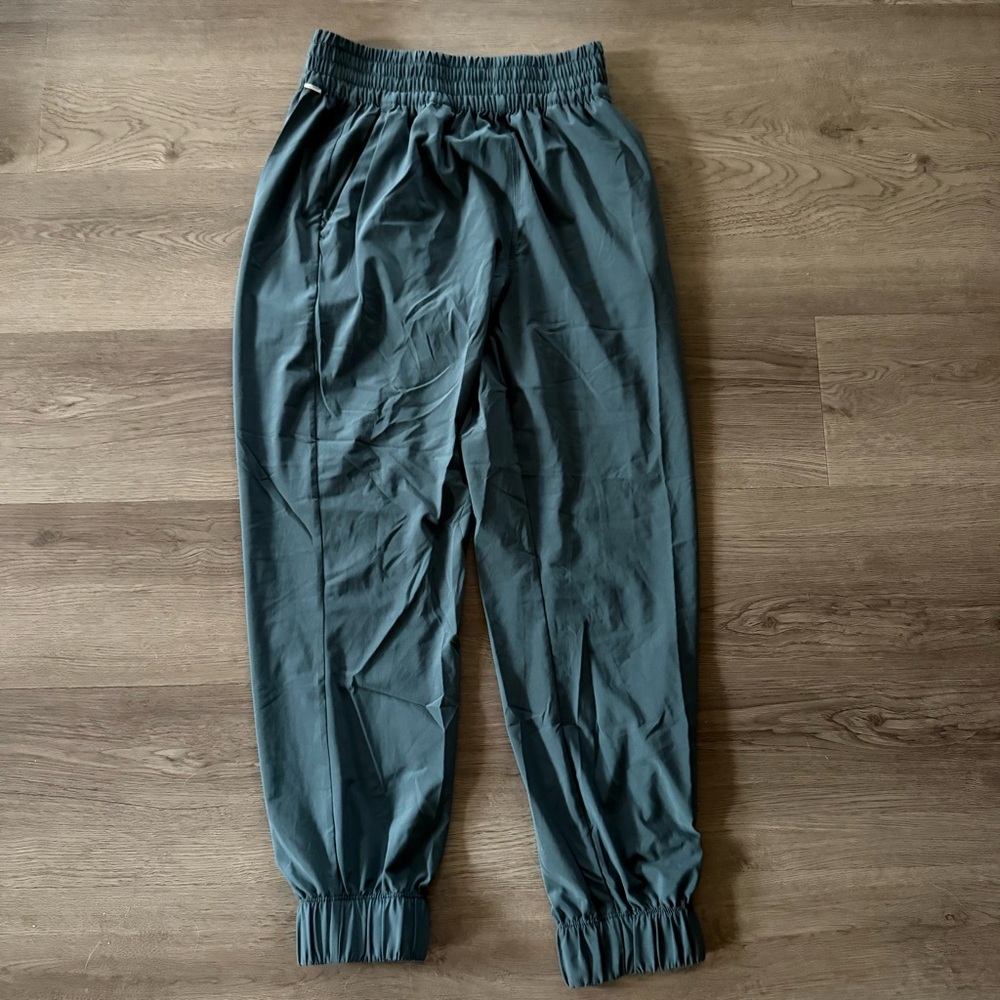 Vuori Women’s Joggers